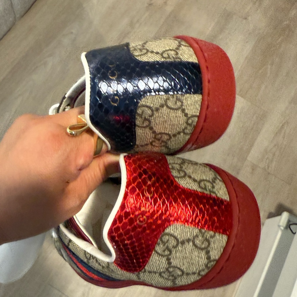 Authentic!! Gucci Ace Supreme GG Men's Beige and Red Patterned Sneakers - Picture 2 of 7